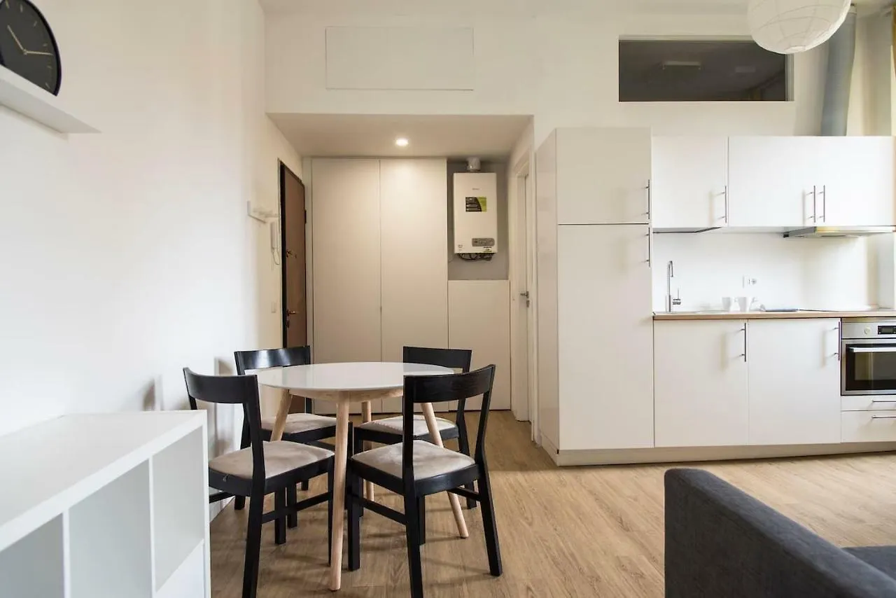 Zen Apartment in Sarpi/Sempione District Milano 0*,  Italia