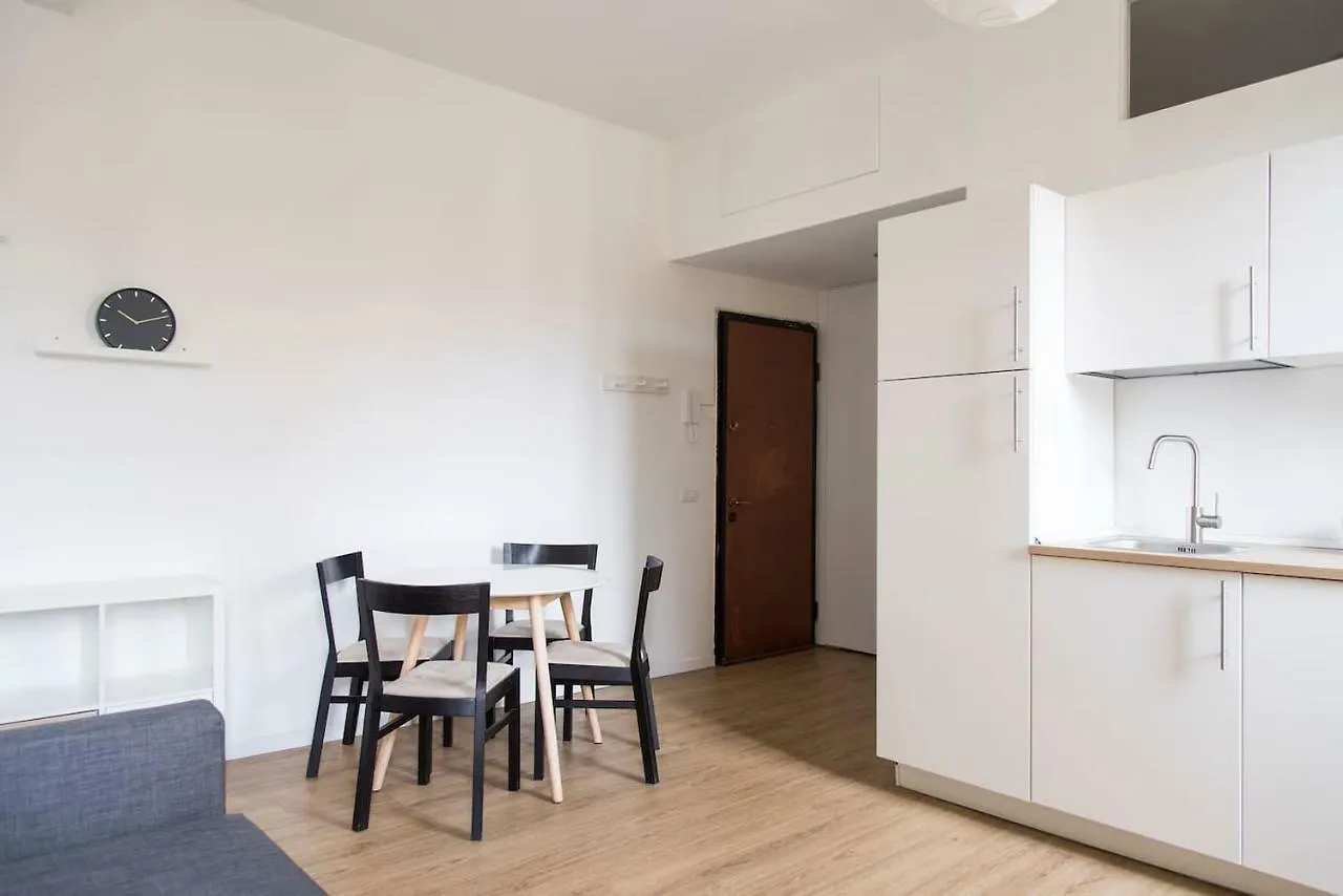 Zen Apartment in Sarpi/Sempione District Milano